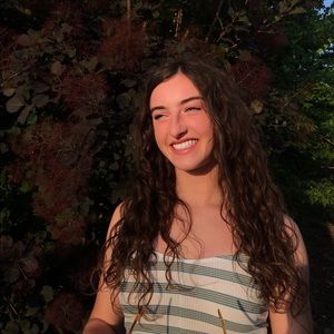 Meet your Posher, Chloe